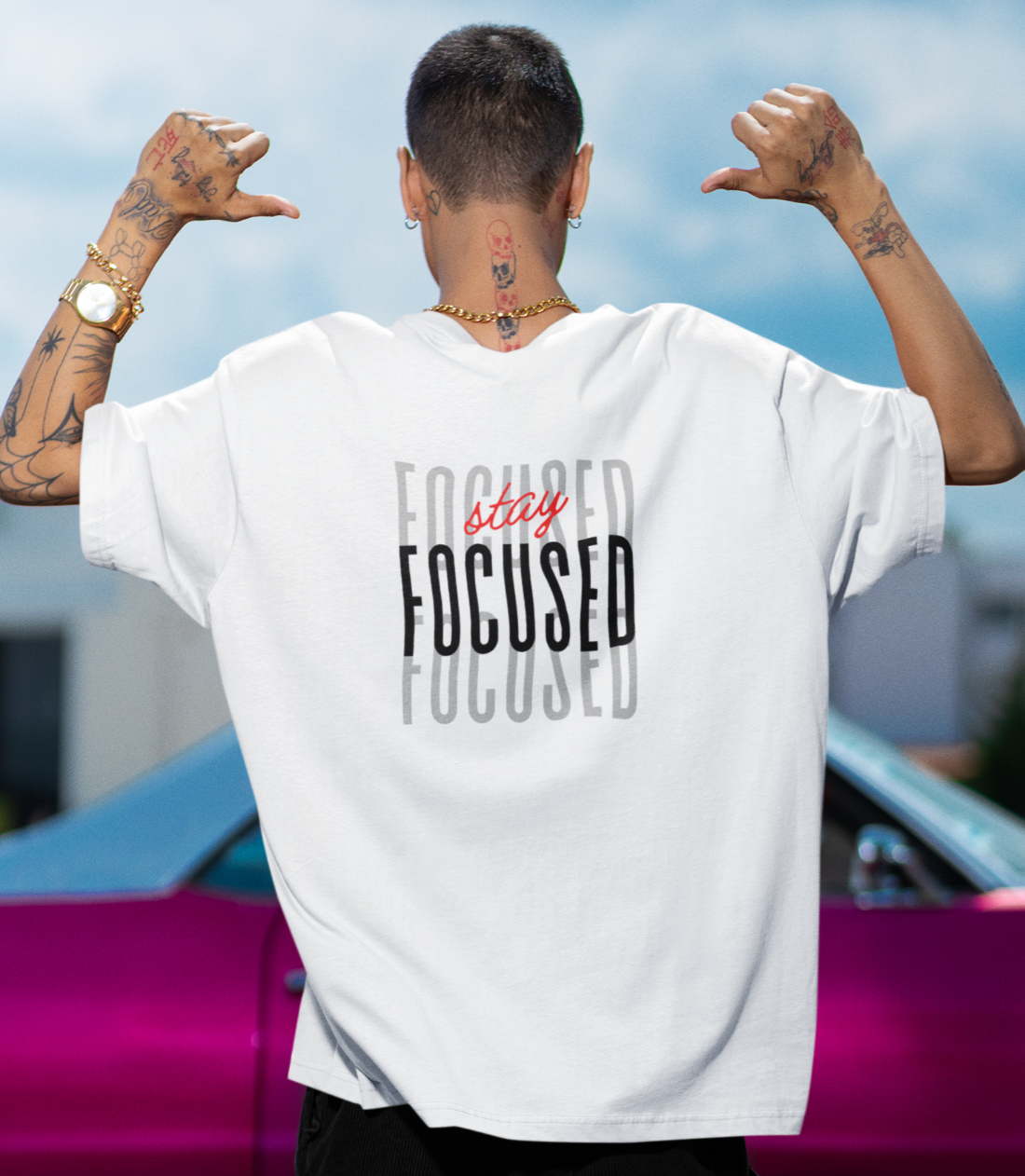 Weißes Oversized T-Shirt Damen/Herren mit stay focused Motivation Backprint FHO