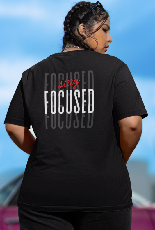 Schwarzes Oversized T-Shirt Damen/Herren mit stay focused Motivation Backprint FHO