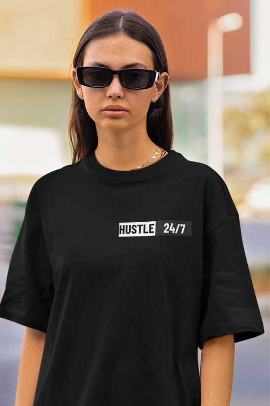 Schwarzes Oversized T-Shirt Herren Damen mit Hustle 24/7 Motivation Print FHO
